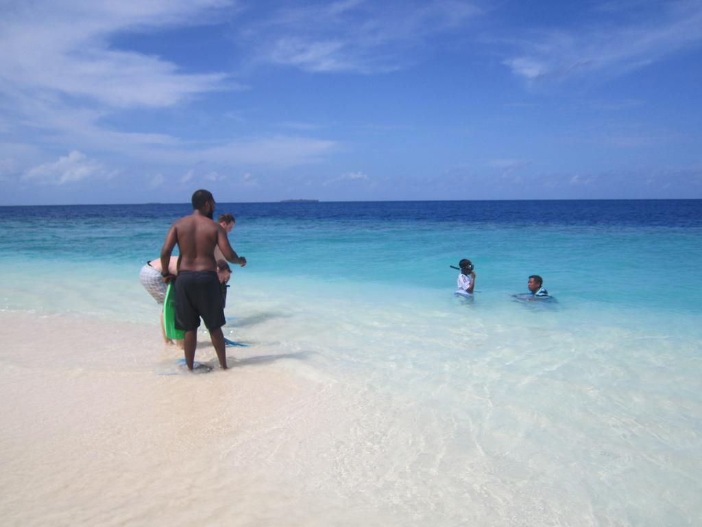 Sevinex Inn Feridhoo Exterior photo
